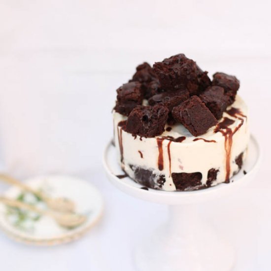 Vanilla Ice Cream Cake with Brownie