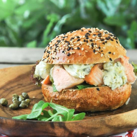 Sandwich with salmon and capers