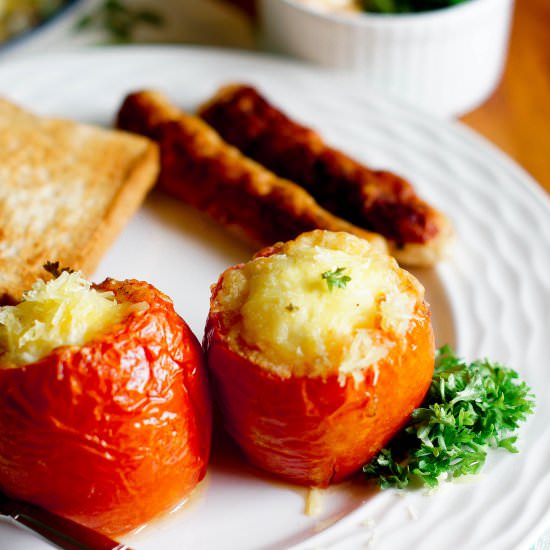 Baked tomato stuffed with eggs