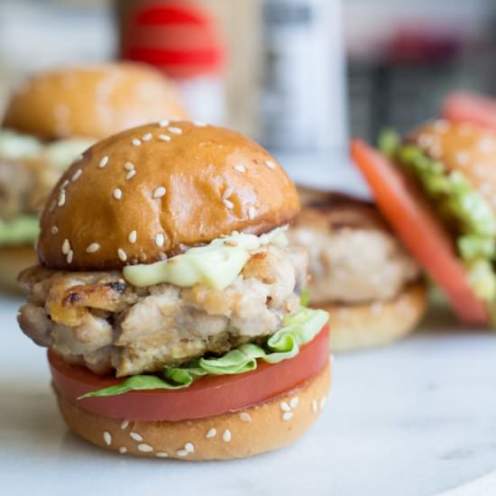 Tuna Burger Sliders w/ Wasabi Mayo