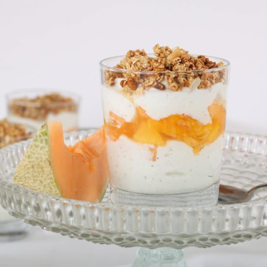 Granola with Peaches and Yoghurt