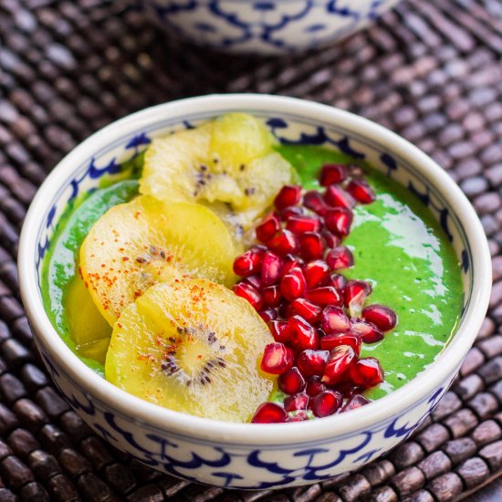 ‘Spiced’ Kiwifruit Smoothie Bowl