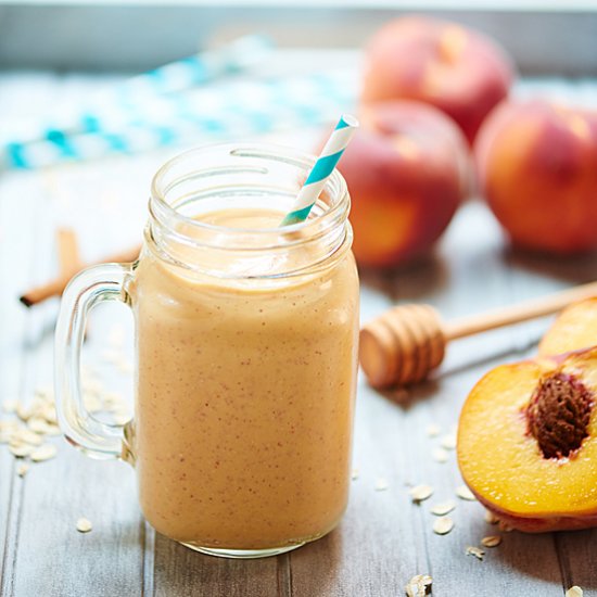 Healthy Peach Cobbler Smoothie