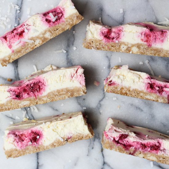 Skinny Raspberry Cheesecake Slice