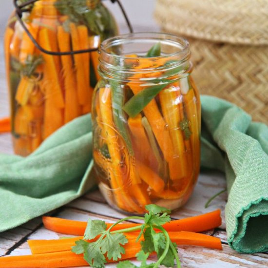 Spicy Carrot Refrigerator Pickles