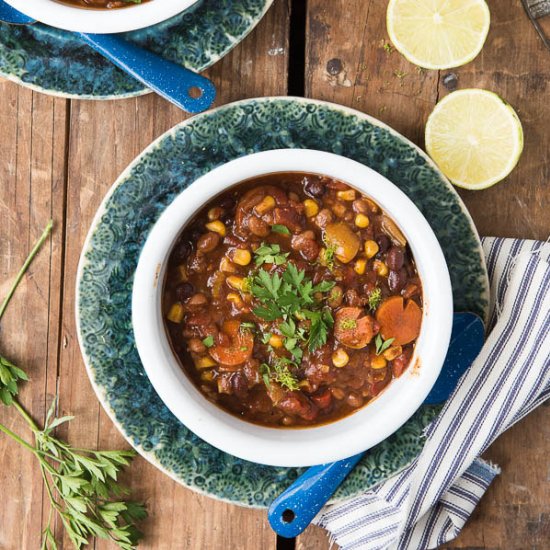 Slow Cooker Tangy Baked Bean Chili