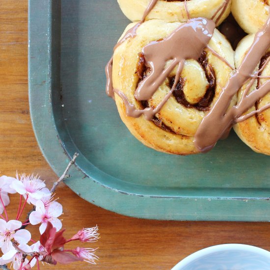 Cinnamon and date scrolls