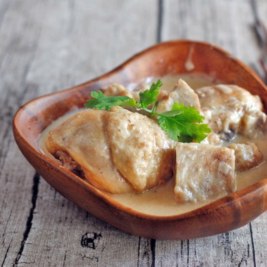 Yam/Taro Chicken In Coconut Gravy