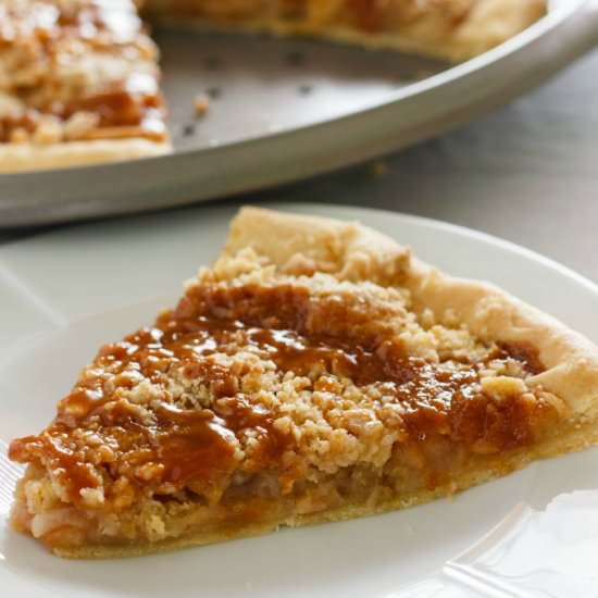 Apple Crisp Pizza