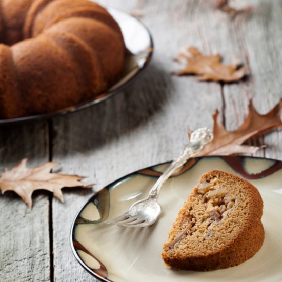 Holiday Apple Bundt Cake