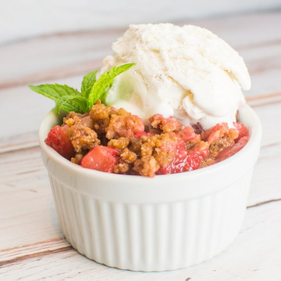 Low-Sugar Fruit Cobbler