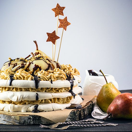 Meringue Cake with Pears