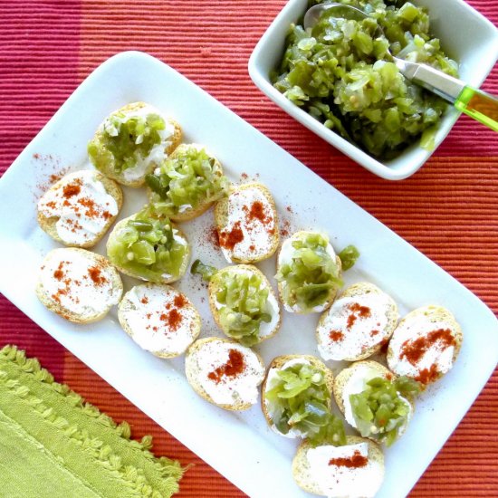 Mini-toast with Green Pepper Relish