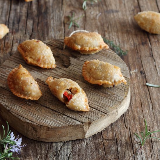 Dumplings with pork, pepper, brie