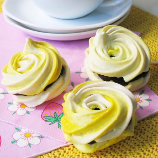 Lemon and blackberry meringues