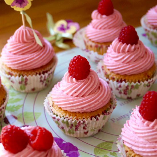 Lemon Raspberry Cupcakes