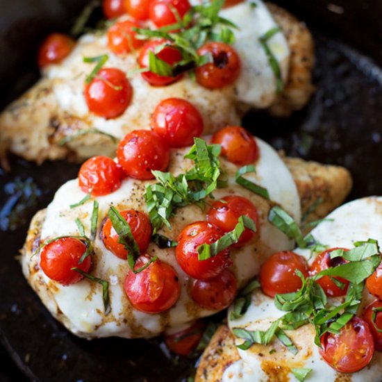 30 Minute Skillet Chicken Caprese