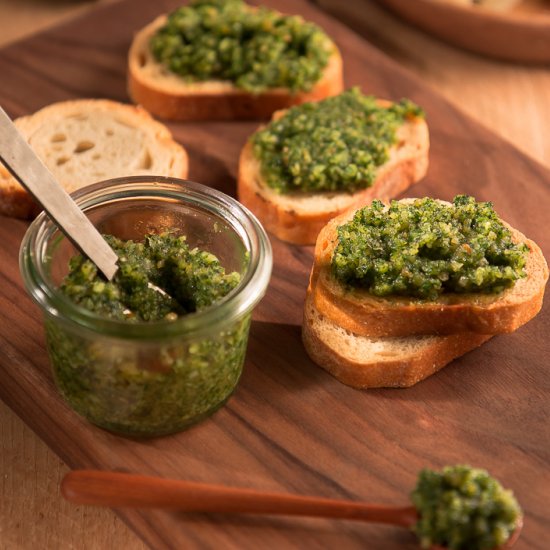 Traditional Basil Pesto Sauce