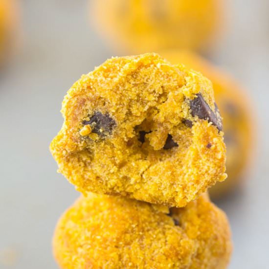 3 Ingredient Pumpkin Cake Pops