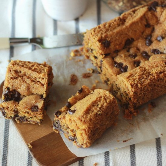 Dark chocolate and praline blondies