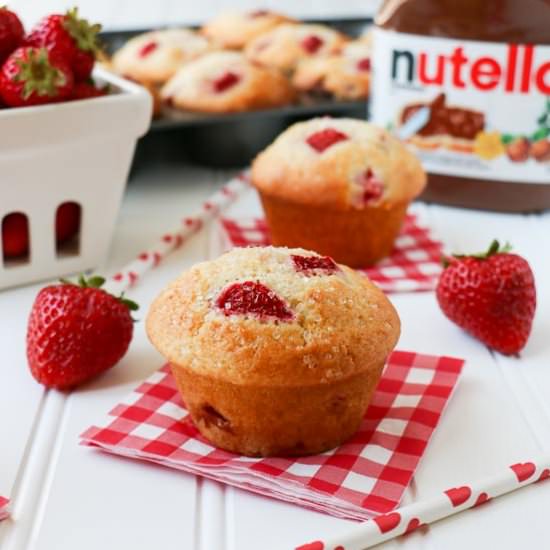 Nutella Stuffed Strawberry Muffins