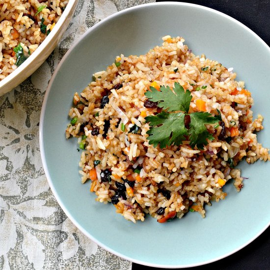 RAISINS AND CARROT FRIED RICE