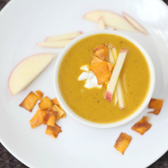 Vegan Sweet Potato Apple Curry Soup