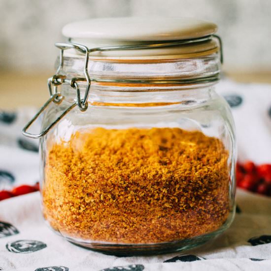 Raw rosehip powder