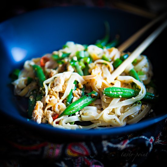 Rice Noodles With Tofu and Beans