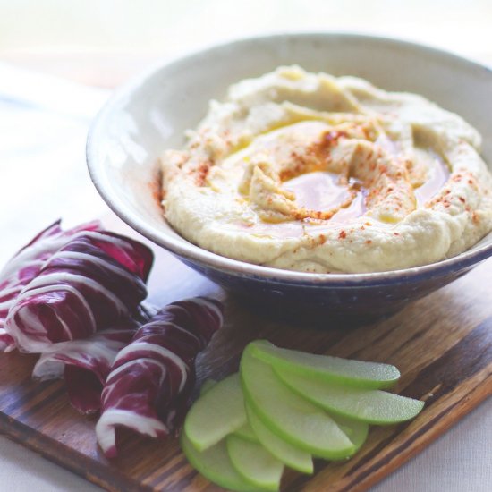 Low carb cauliflower hummus