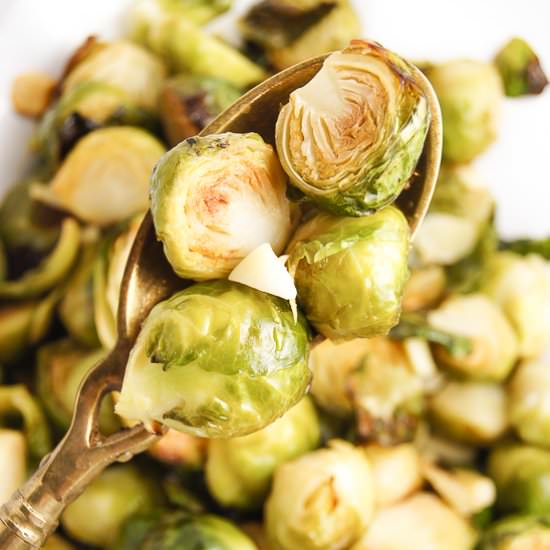 Roasted Brussels Sprouts with Garlic