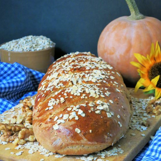 Honey, Oat and Walnut Loaf