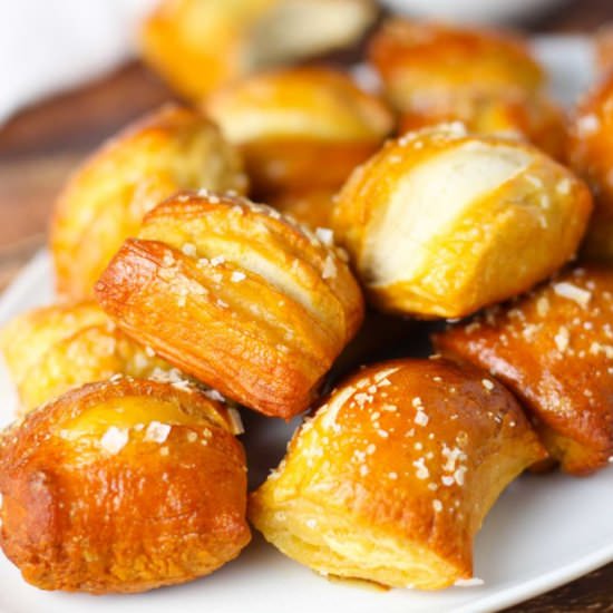 Soft Pretzel Bites + Cheese Sauce