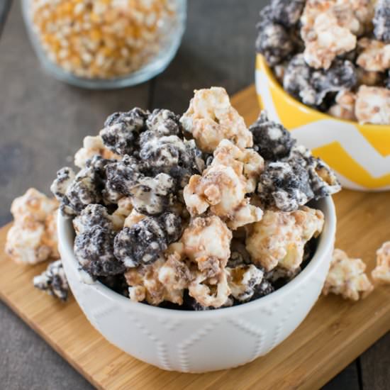 Butterfinger Cookies Cream Popcorn