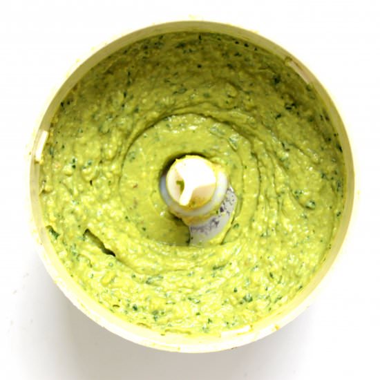 Vegan avocado pesto