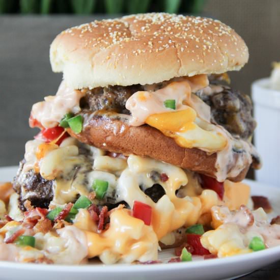 Outrageous Mac and Cheeseburger