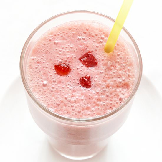 Almond Milk Strawberry Smoothie