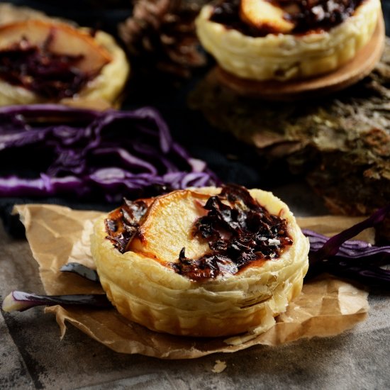 Red Cabbage Tartlet with Pear