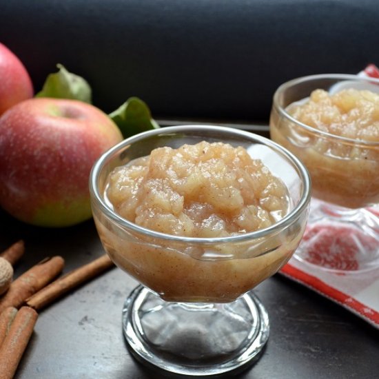 Homemade Chunky Applesauce