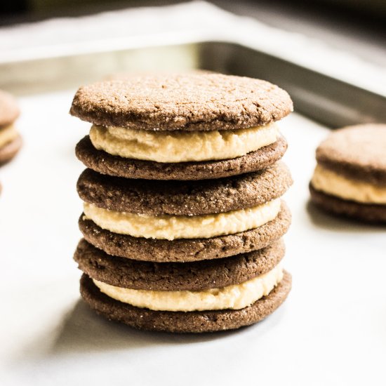 Ginger Cookies with Pumpkin Cream