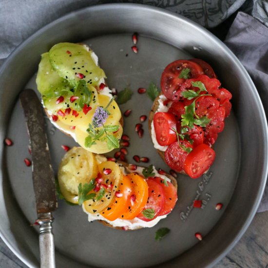 Tartine with Heirloom Tomatoes