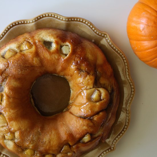 Apple Cinnamon Roll Bundt Cake