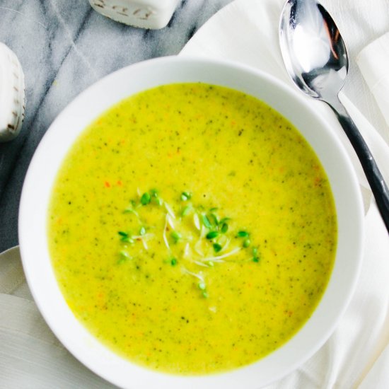 Skinny Broccoli Cheddar Soup