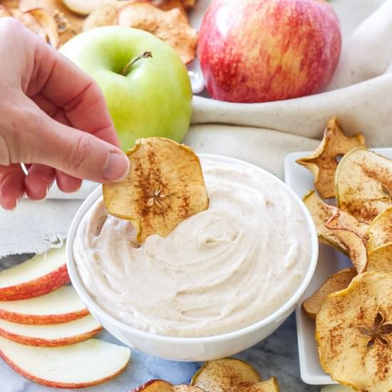 Apple Chips with Snickerdoodle Dip