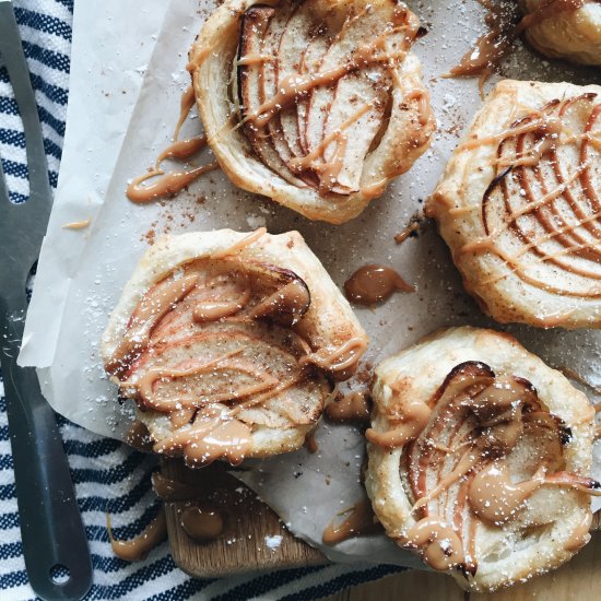 Apple Pastries with Dulce de Leche