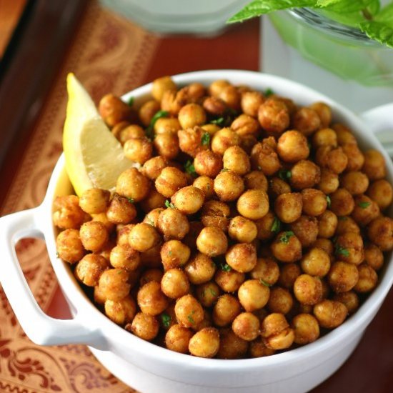 Falafel-Spiced Roasted Chickpeas