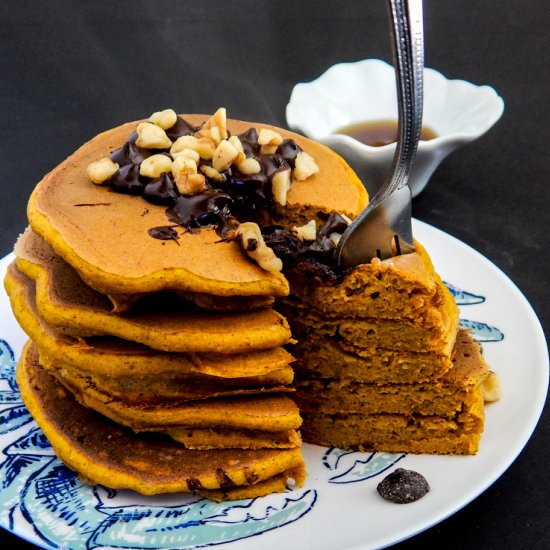 Healthy Pumpkin Pie Pancakes