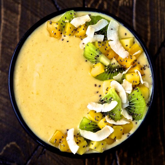 Tropical Smoothie Bowl