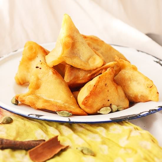 Sweet Pumpkin Pie Samosas