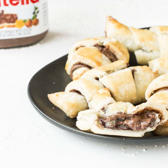 Easy Nutella Croissants